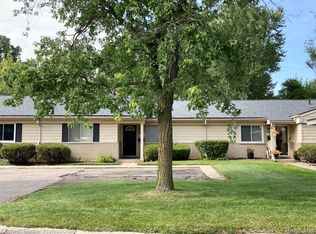 26572 Franklin Pointe Dr, Southfield, MI