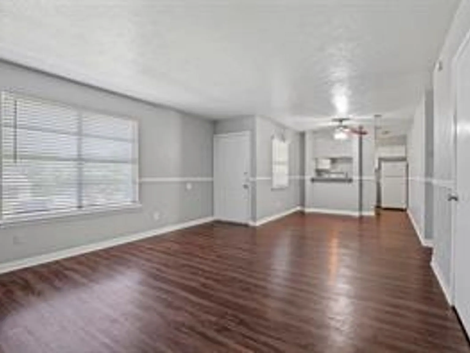 Ennis Place Apartments — Photo 3