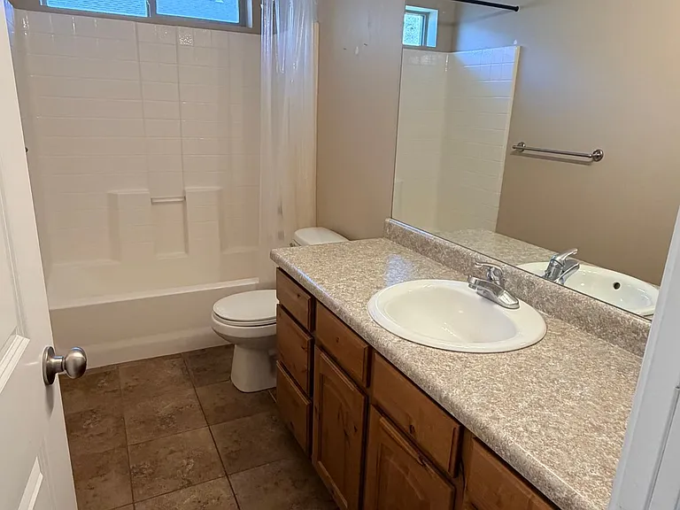 2304 S Alaska Ave — Photo 12