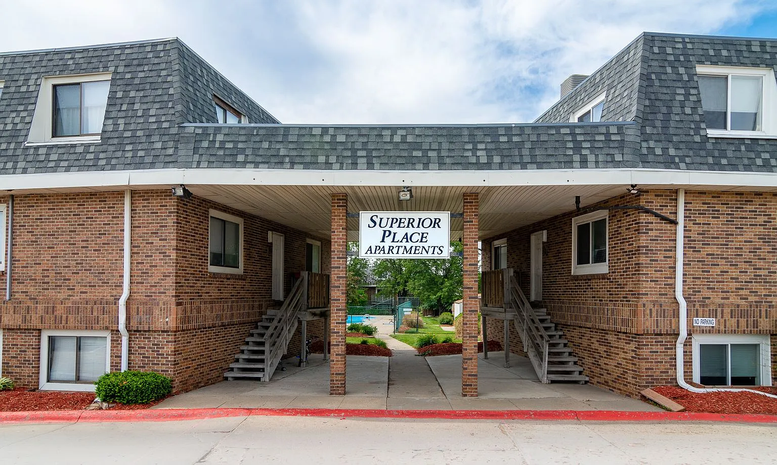 Superior Place Apartments — Photo 3
