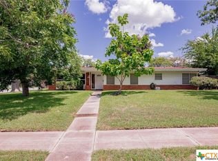 4901 Dahlia Ln, Victoria, TX 77904
