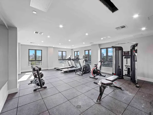 1111 Foster Avenue image 10 of 16