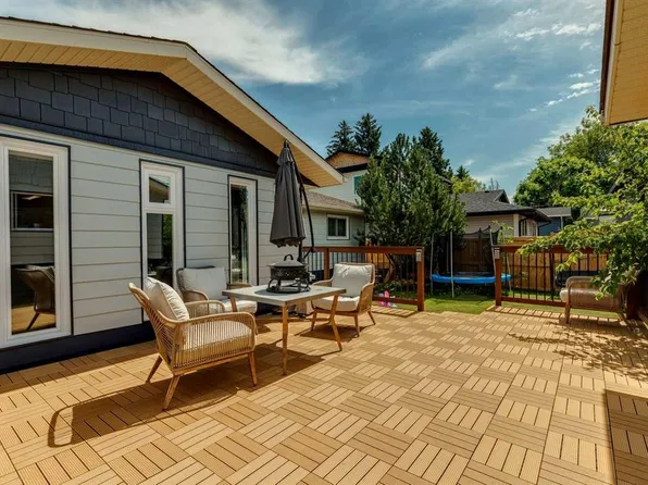 241 E Allan Cres SE, Calgary, AB T2J 0T3
