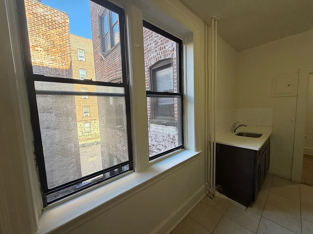 1 bed, $2,000 — Photo 4