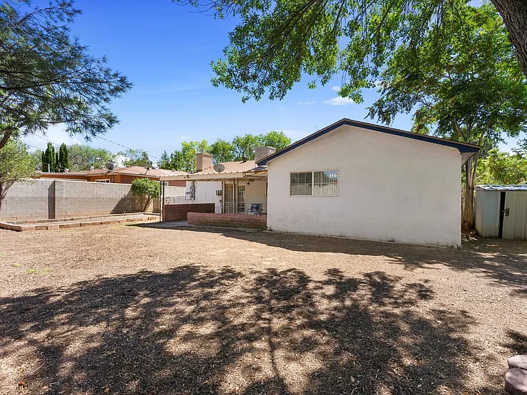 10217 Santa Paula Ave NE — Photo 33