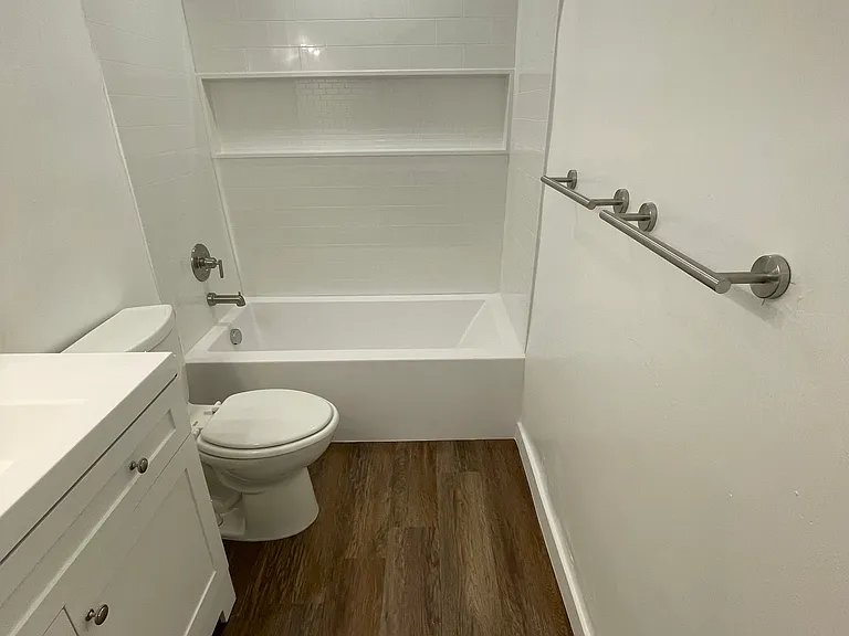 2204 E Hugo Ave — Photo 4