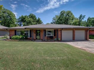 1726 Westminster Pl, Nichols Hills, OK 73120