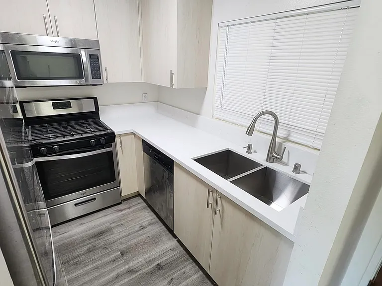 1117 Elm Ave #107 — Photo 4