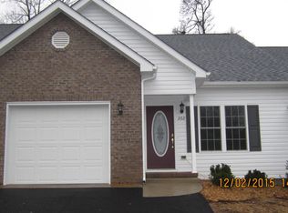 314 Collinswood Dr, Staunton, VA 24401