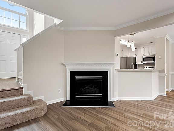 3rd image of 8745 Fox Chase Ln