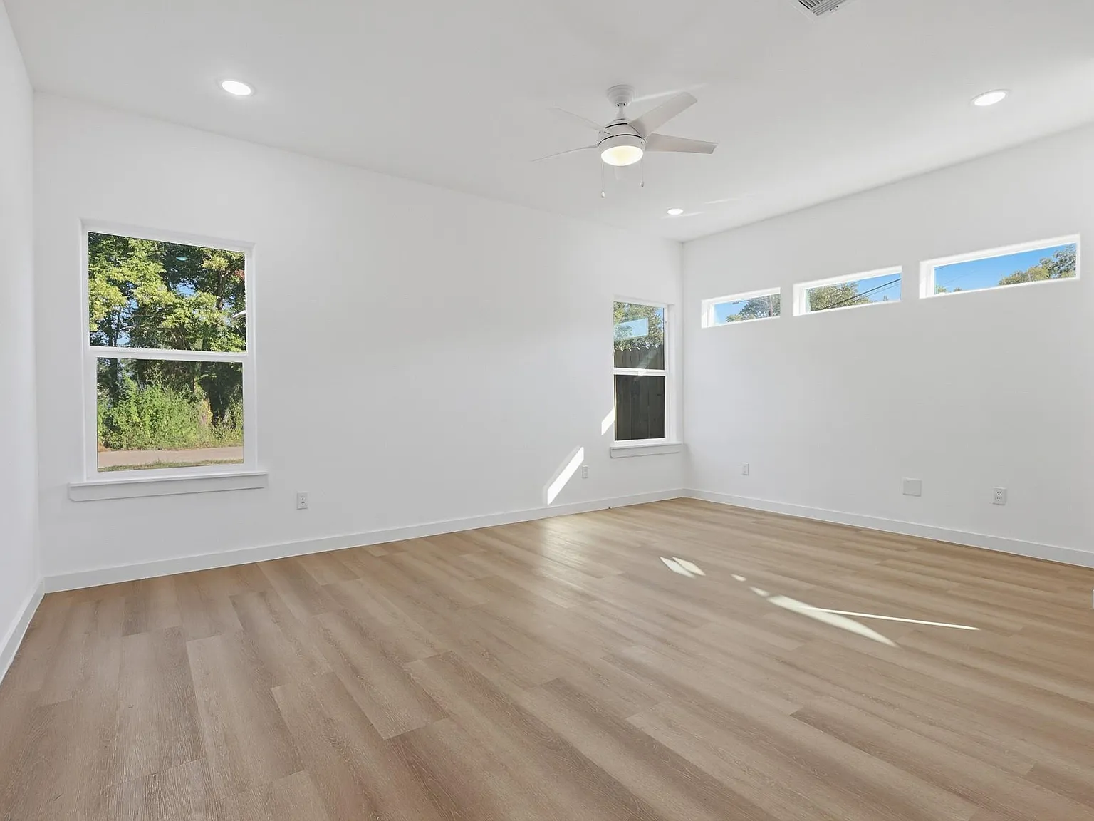 903 Marjorie St — Photo 4