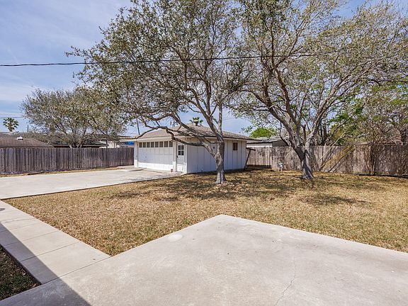 2nd image of 1137 Bradshaw Dr