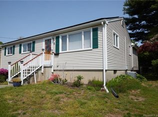 6 Sleepy Hollow Dr, Norwalk, CT 06851