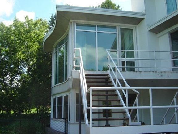 3rd image of 1100 Highland Park Blvd