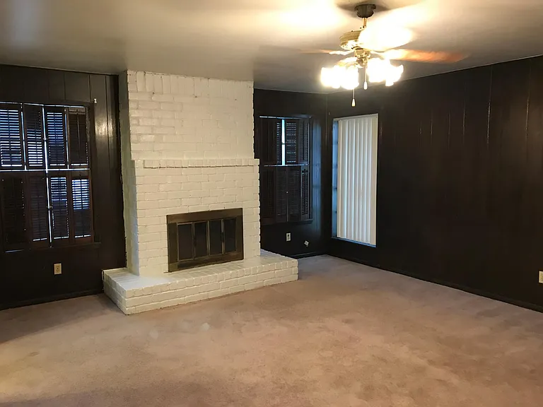 1202 Peach Spring Dr — Photo 4