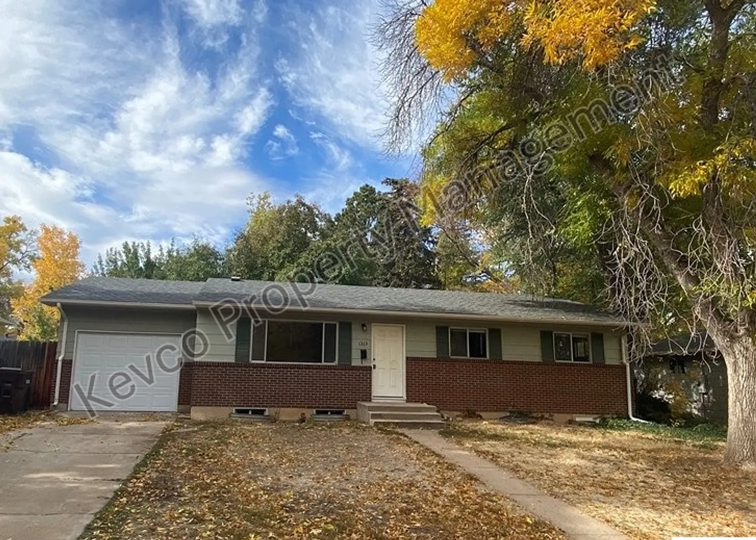 Incredibly Spacious House! — Photo 1