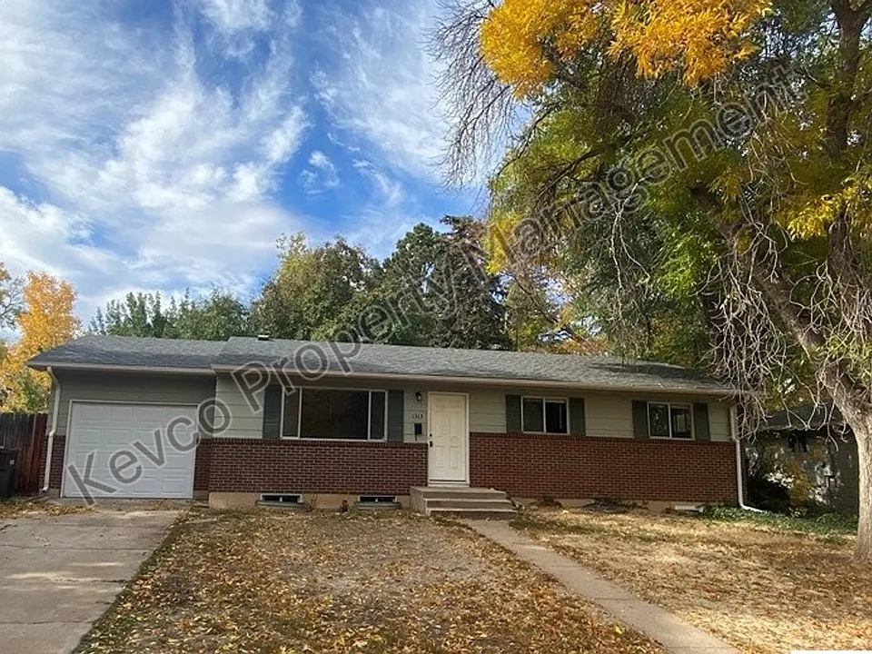 1313 Fairview Dr