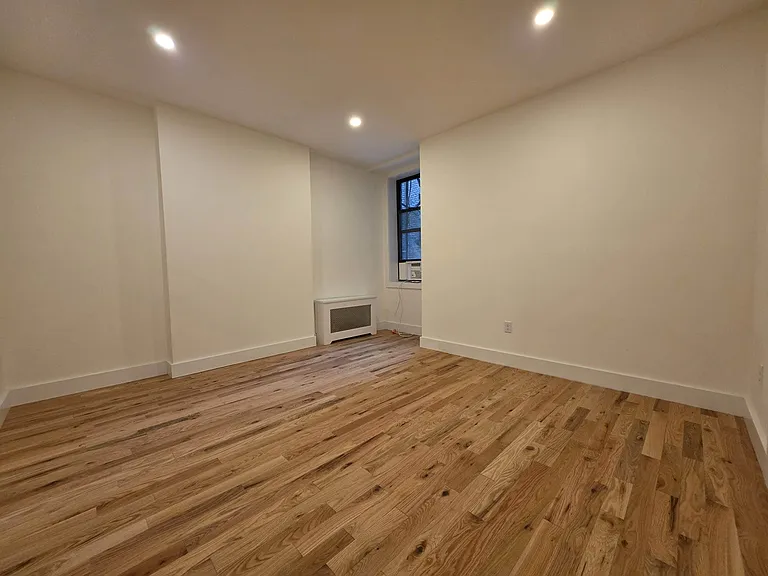 265 W 81st St #3Y — Photo 6