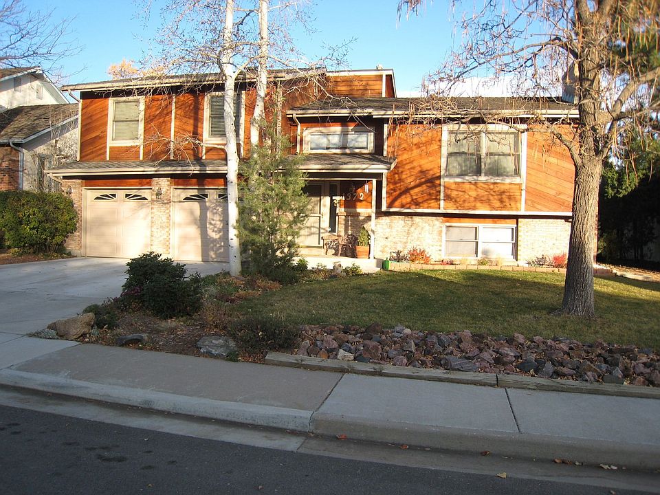 Beautiful cul-de-sac street & near lake