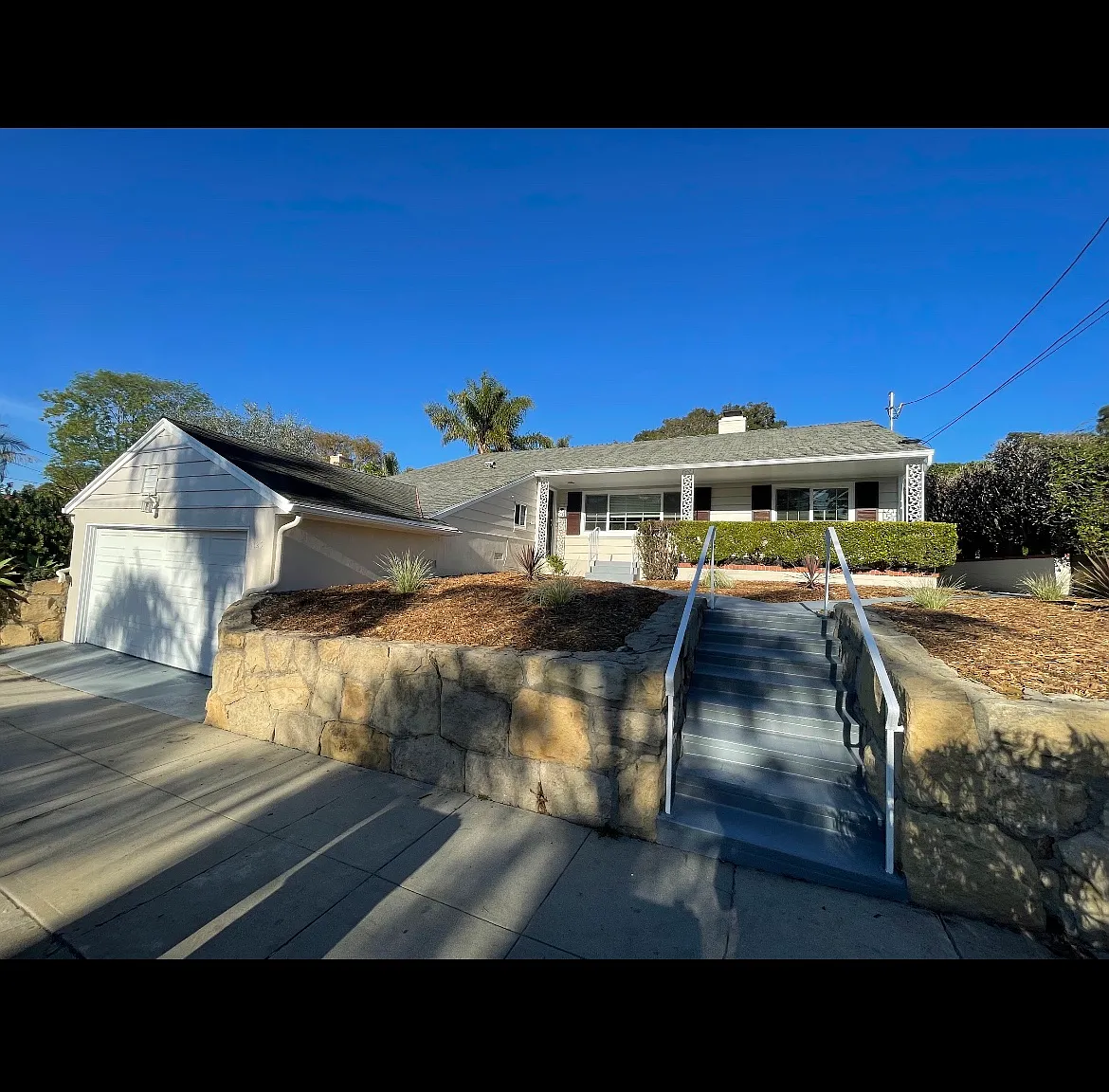 123 E Los Olivos St — Photo 1