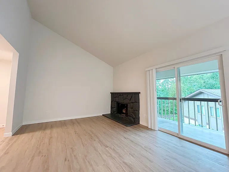 Bellefield Manor — Photo 20