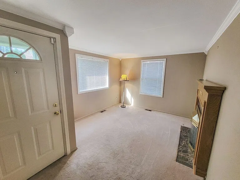 1208 Juniper St — Photo 3
