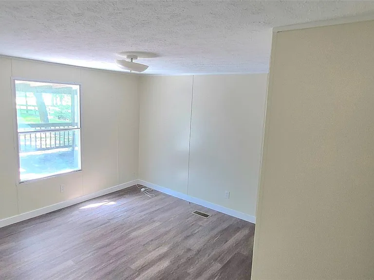 24321 Cherry Hill Dr — Photo 15
