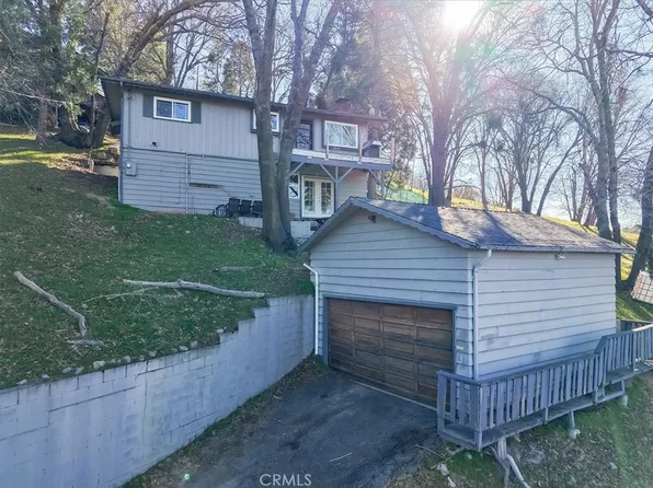 24691 Edelweiss Dr, Crestline, CA 92325