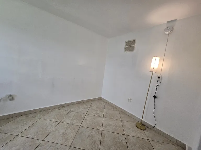 345 Michigan Ave #24 — Photo 13