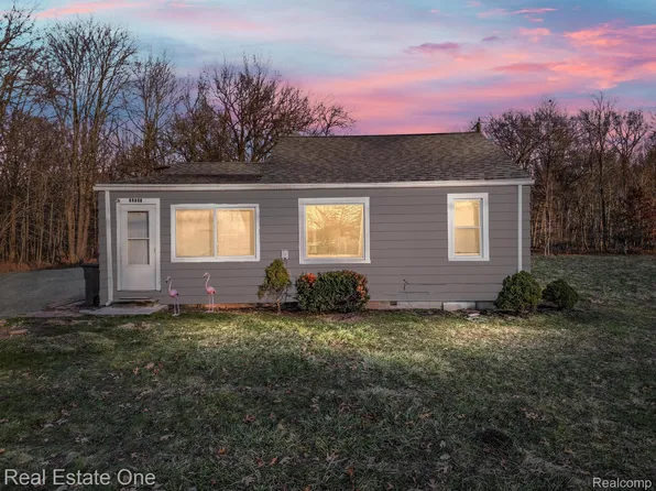 23387 Middlebelt Rd, New Boston, MI 48164