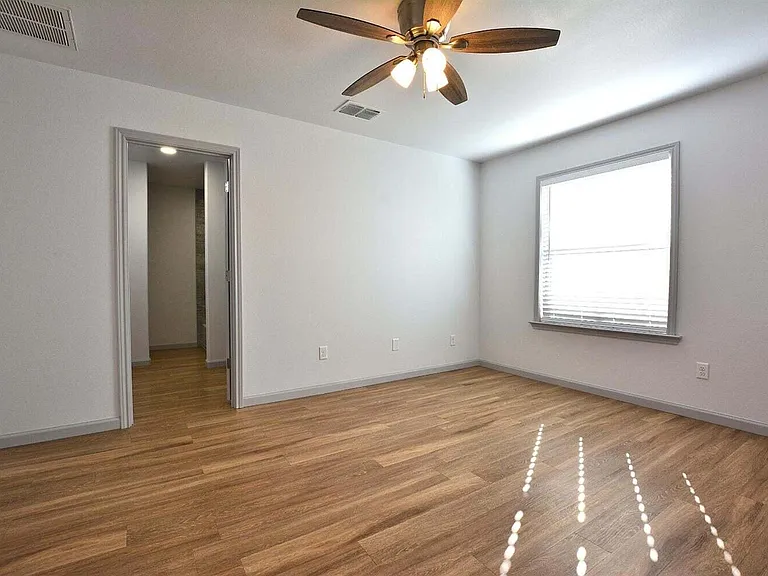 1207 N Essex Ave — Photo 11