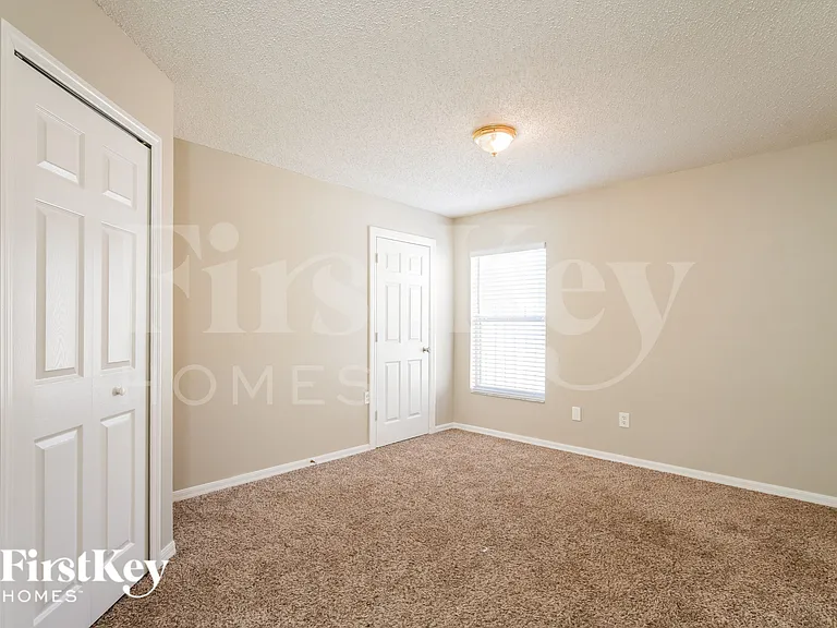 649 Rosaro Ct — Photo 15