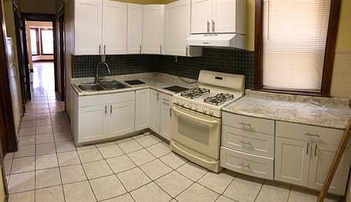 2nd image of 3064 N Francisco Ave APT 1