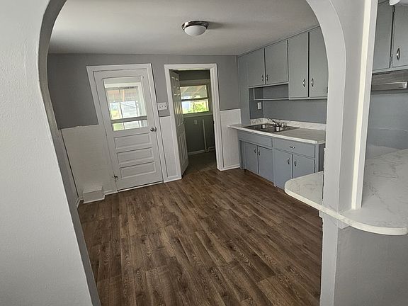 4th image of 18 E Elder St