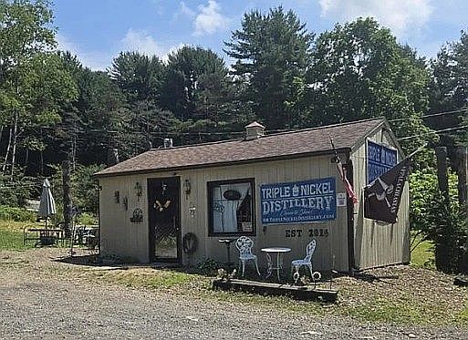 2nd image of 2879 Winslow Hill Rd