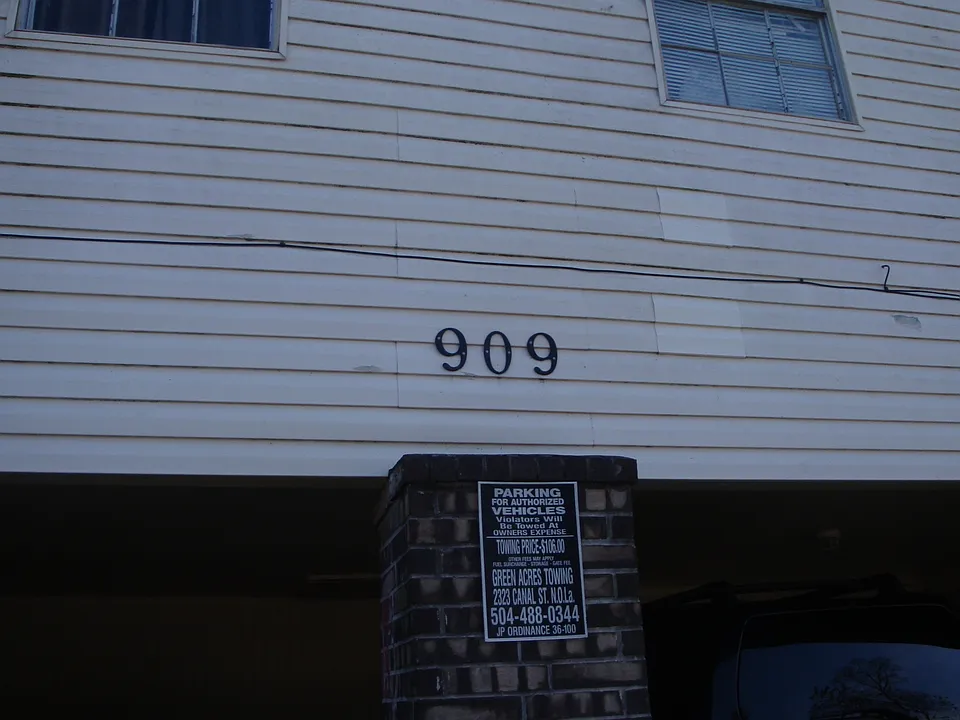 909 E Monterey Ct #C