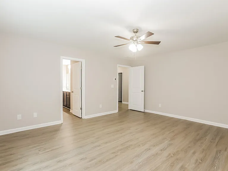 1091 Coldwater Dr — Photo 9