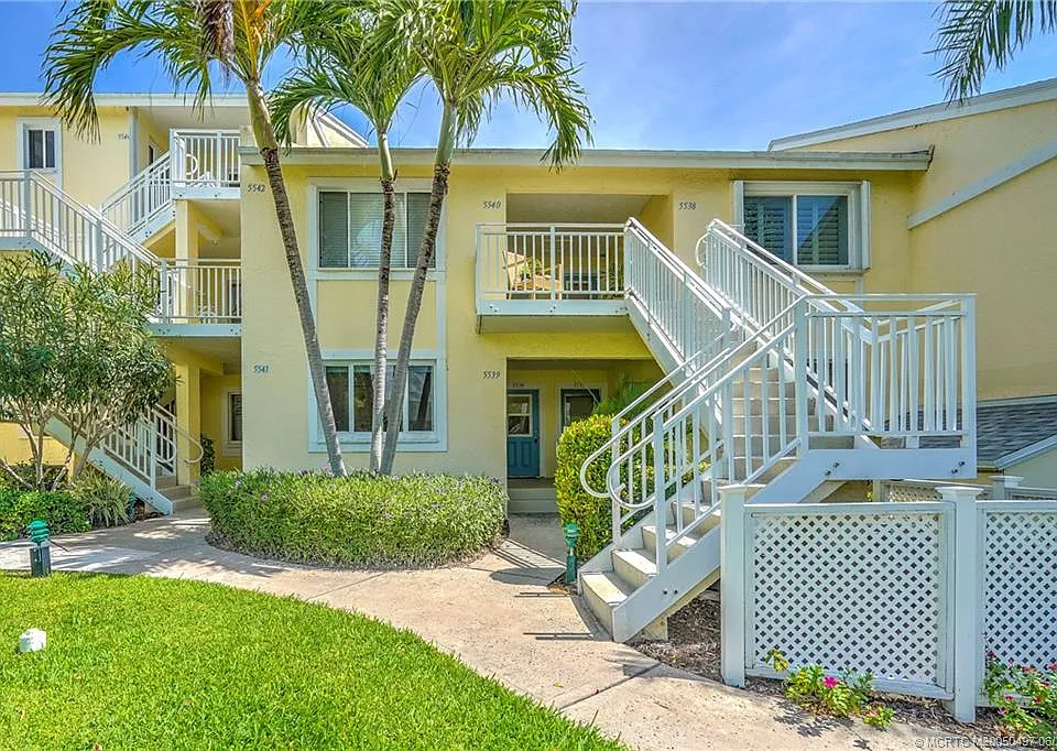 5539 NE Gulfstream Way