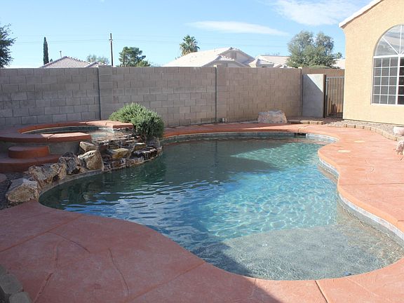 4th image of 3660 W Meadow Briar Dr