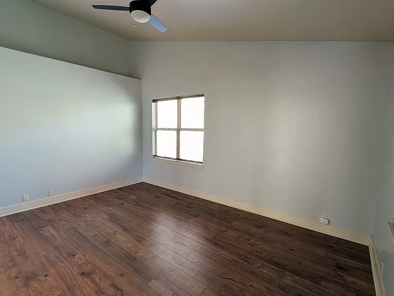 530 Evans Ct — Photo 6