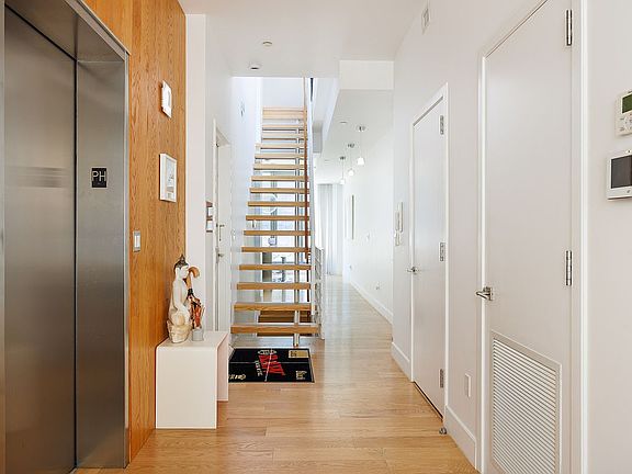 5th image of 138 W 19th St #Penthouse