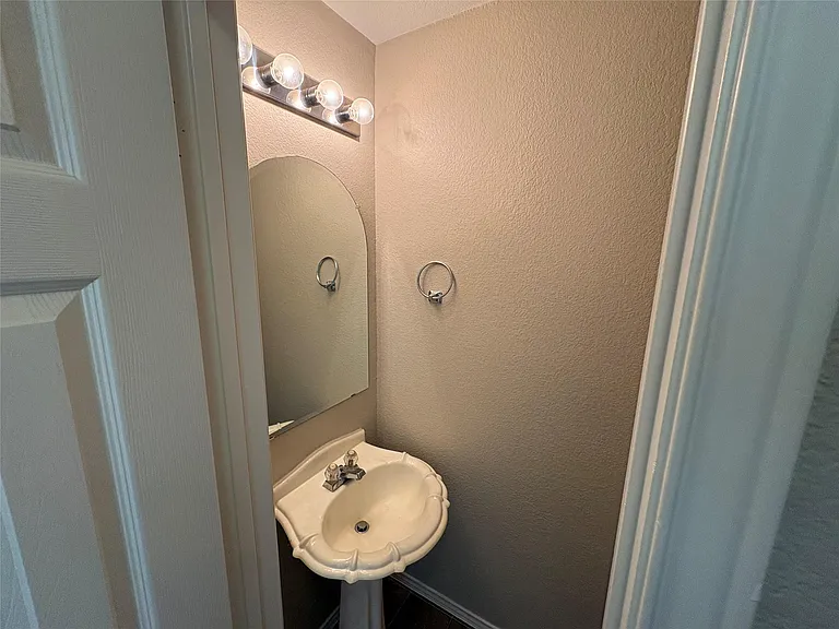 1008 Stacias Way — Photo 12