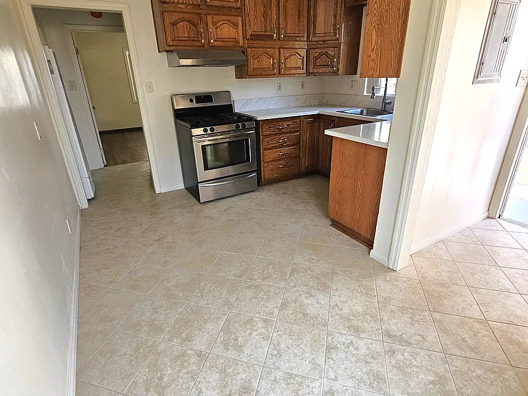 7758 S Newlin Ave — Photo 27