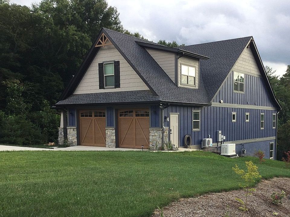2nd image of 32 Erin Glen Ct