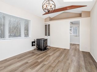 18 Maple St #14, Pepperell, MA 01463