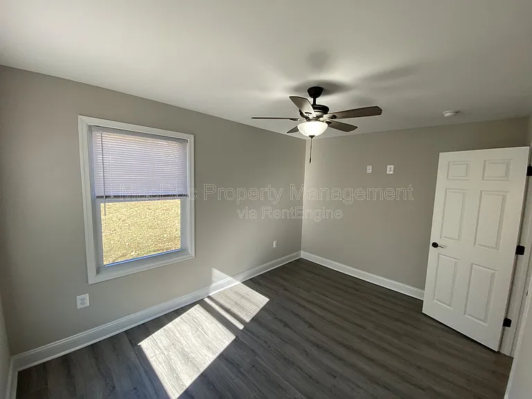 77 Lakeview Dr — Photo 27