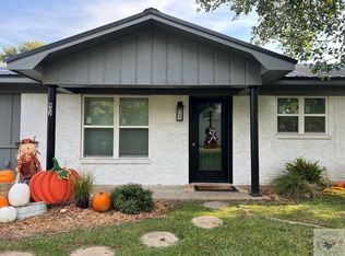 402 Washington St, Hooks, TX 75561