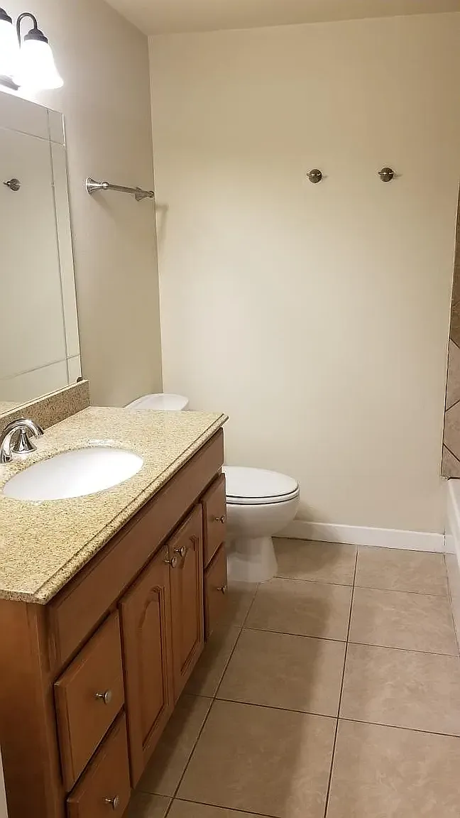 3 bed, 1300 sqft, $3,750 — Photo 4