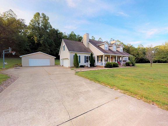 2nd image of 9 Dottie Ln