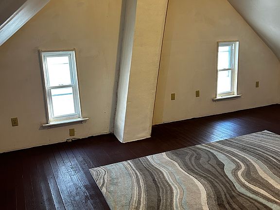 4th image of 1331 Walnut Dr
